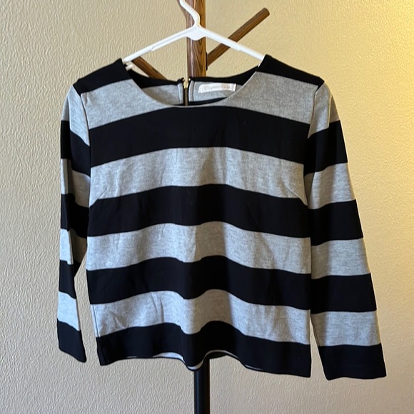 COPY - Woman’s Stripe Shirt black and Gray Size Small - Picture 4 of 10